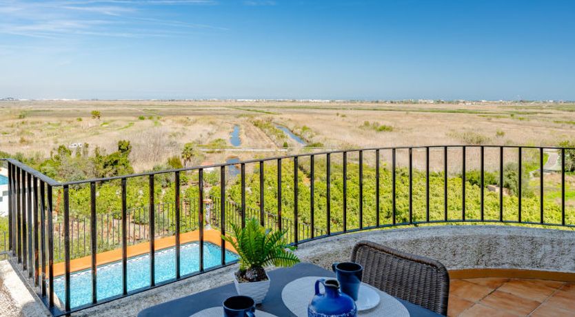 Photo of Los Delfines