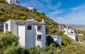 Los Delfines Holiday Home