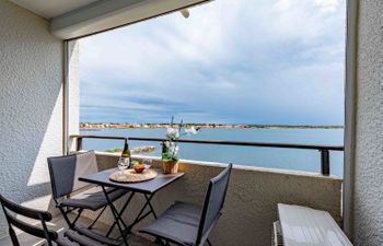 Les Marquises Apartment 8 Holiday Home