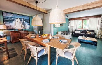 Villa Salut l'Artiste Holiday Home