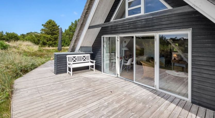 Photo of "Elisabetta" - 750m from the sea