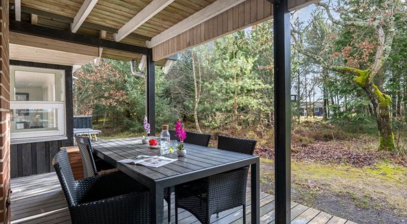 Photo of "Poul" - 1.9km from the sea