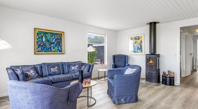 Photo of "Cornelius" - 30m from the sea