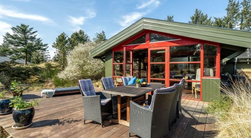 Photo of "Nimrod" - 800m from the sea