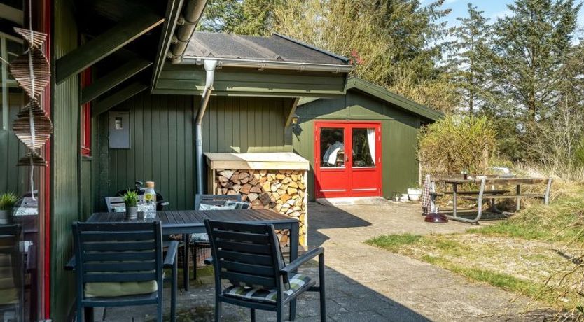 Photo of "Nimrod" - 800m from the sea