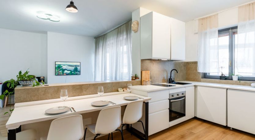 Photo of Seaview, Modern Apartment