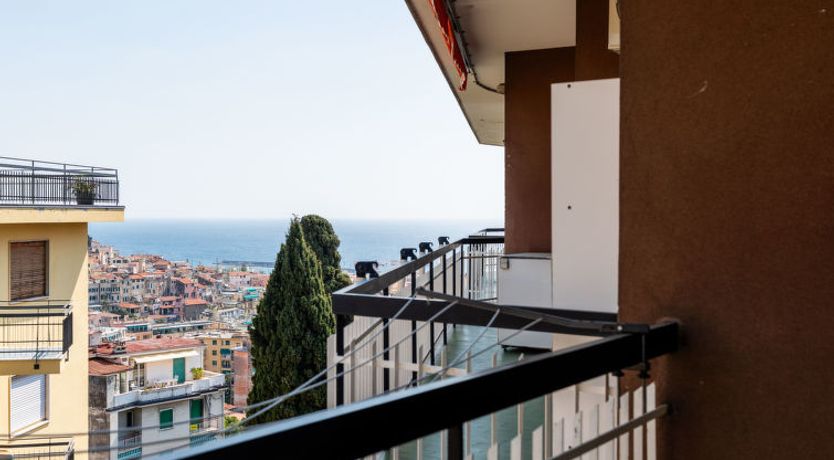 Photo of Seaview, Modern Apartment
