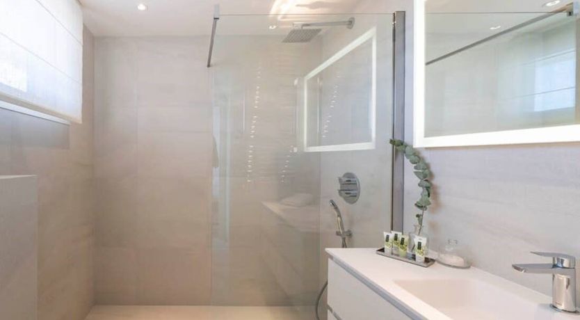 Photo of Sea & Hills