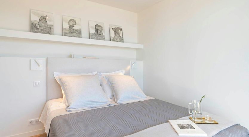 Photo of Sea & Hills