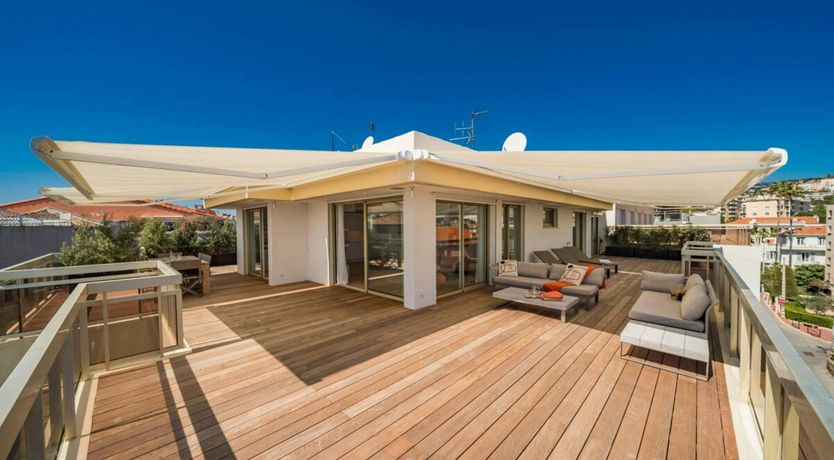 Photo of Sea & Hills