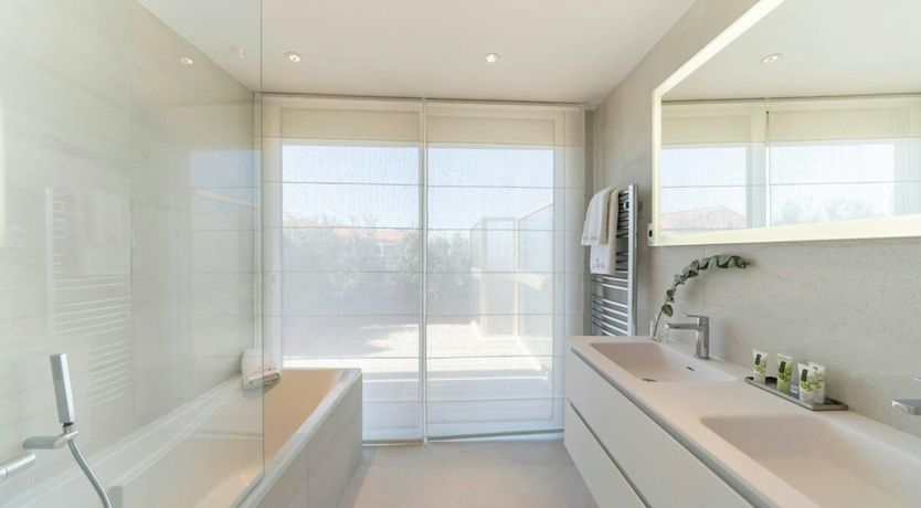 Photo of Sea & Hills