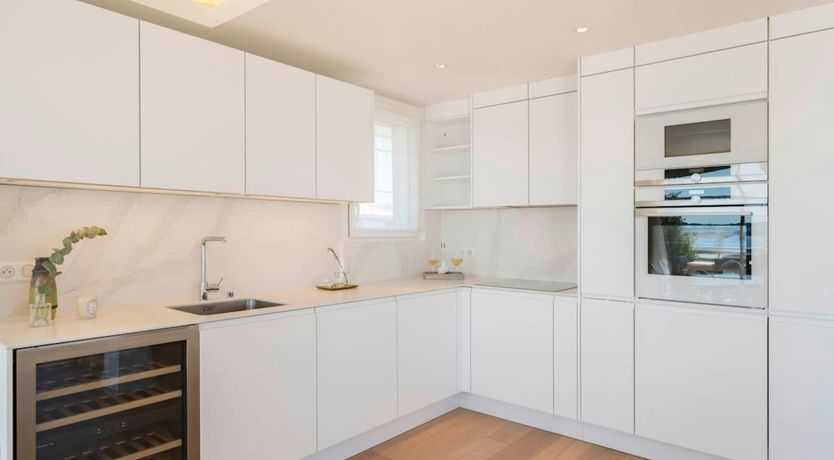 Photo of Sea & Hills