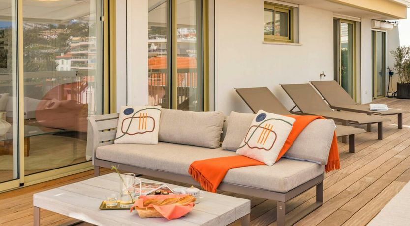 Photo of Sea & Hills