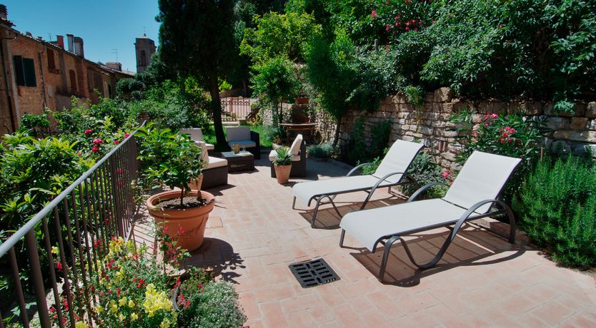 Photo of The Ruby Rose