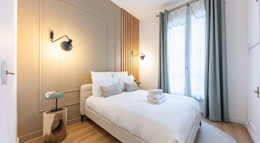 Photo of Lumière Parisienne