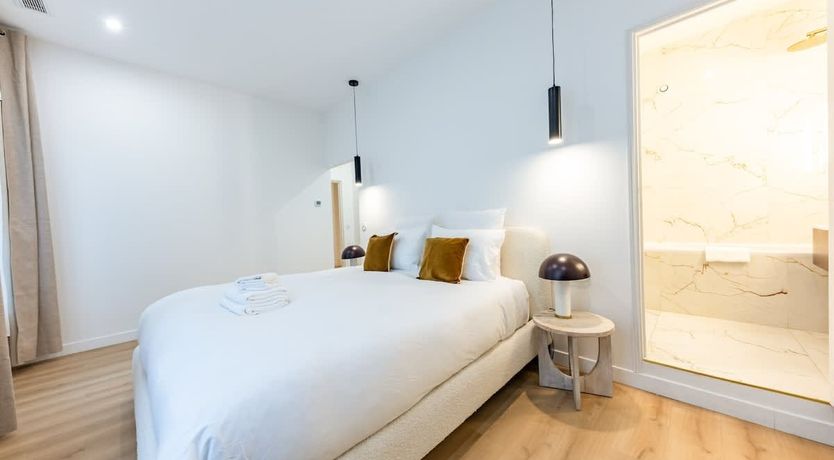 Photo of Lumière Parisienne