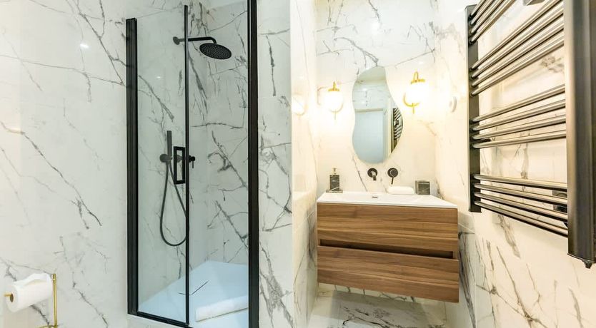 Photo of Lumière Parisienne