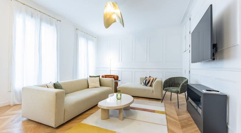 Photo of Lumière Parisienne