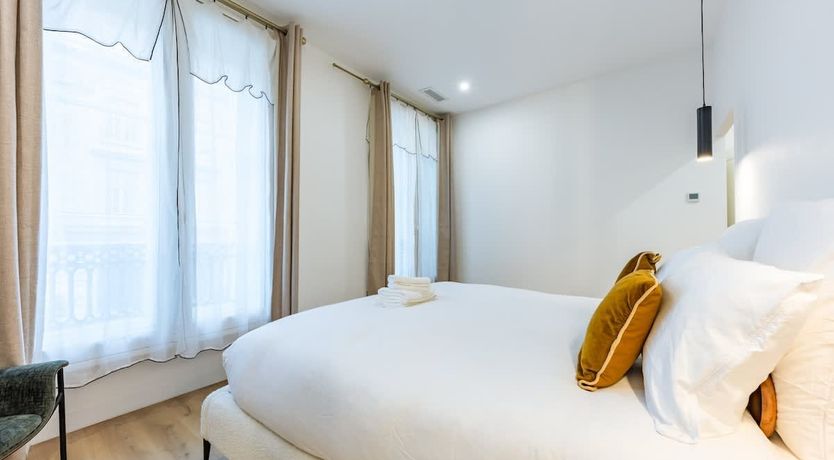 Photo of Lumière Parisienne