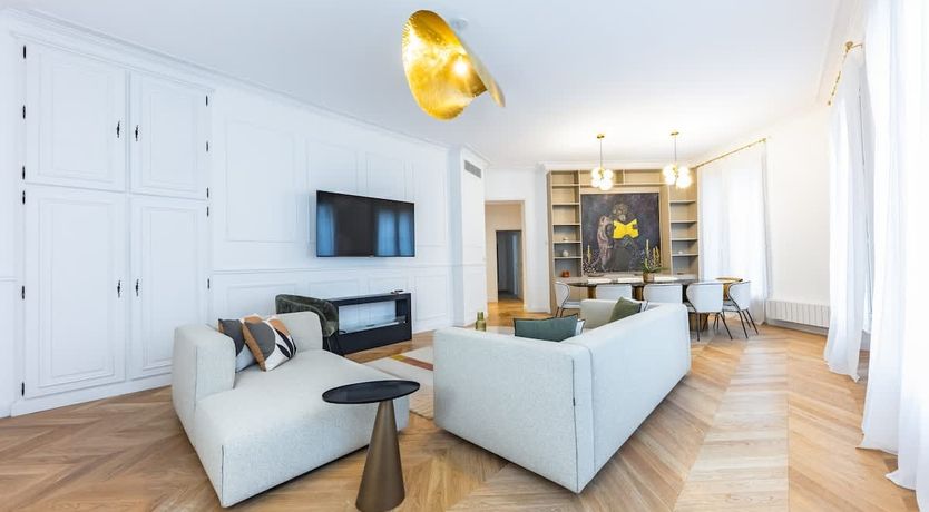 Photo of Lumière Parisienne