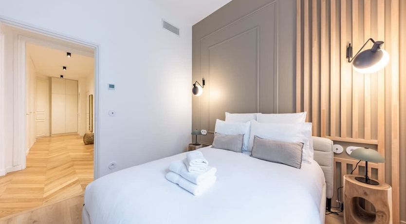 Photo of Lumière Parisienne