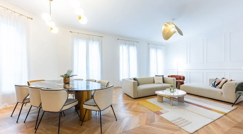 Photo of Lumière Parisienne