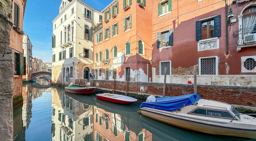 Photo of Gliding Gondolas