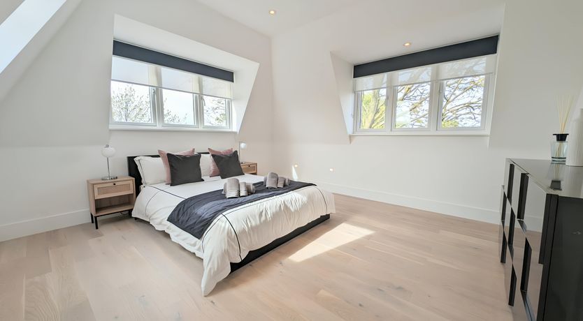 Photo of Sleek & Sharp