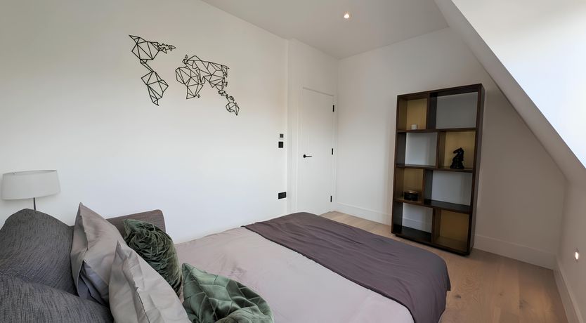 Photo of Sleek & Sharp