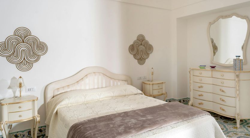 Photo of Capri Colours