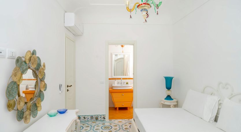 Photo of Capri Colours