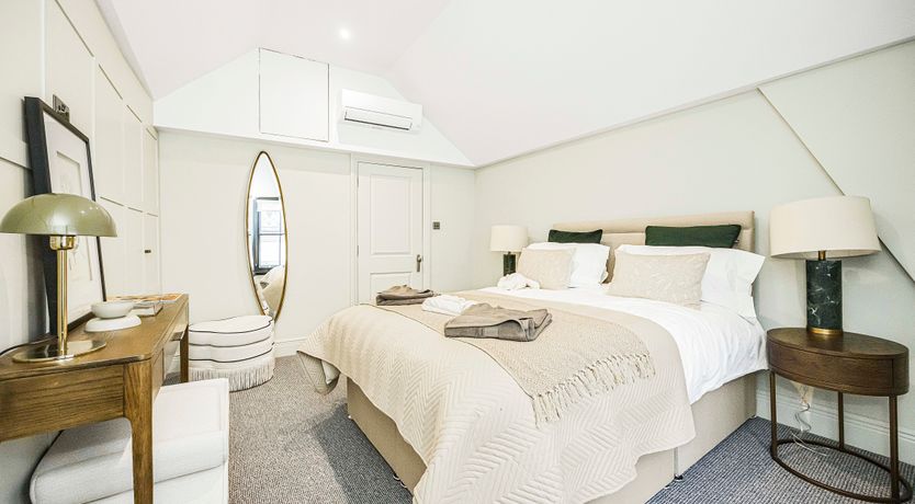 Photo of Bloomsbury Breeze