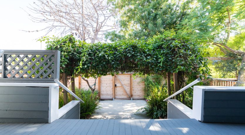 Photo of Sittin' Pretty