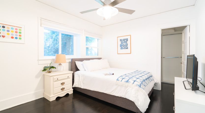 Photo of Sittin' Pretty