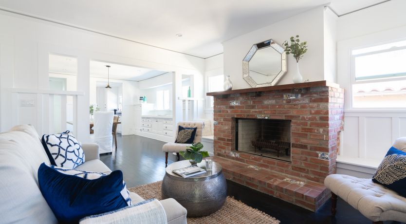 Photo of Sittin' Pretty