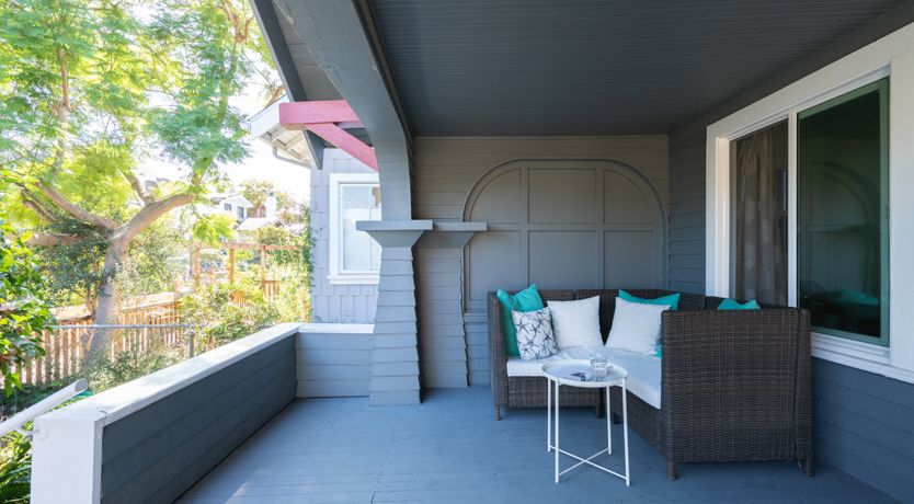 Photo of Sittin' Pretty