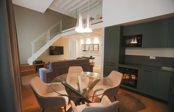 Florentine Retreat Holiday Home