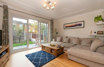 Greenwich Time Holiday Home
