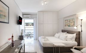 Photo of Bright Spacious Studio at a Strategic Location! 