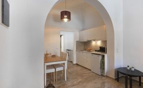 Photo of 2BDR affordable apartment with a fireplace 