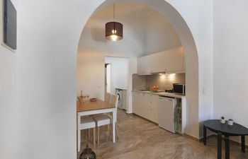 2BDR affordable apartment with a fireplace  Holiday Home