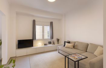 Beautifully curated RENOV 1BR in Keramikos Holiday Home