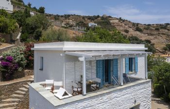 The White House by the beach Holiday Home