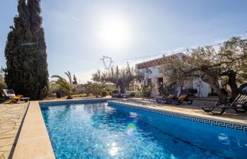 Filou Holiday Home