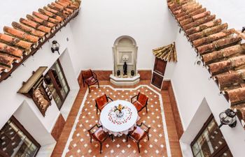 El patio de Lazaro Holiday Home