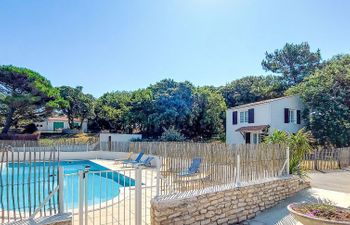 Les Cariatides 2 Holiday Home