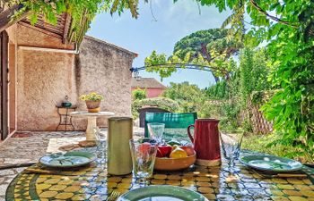 La Coustelline Holiday Home
