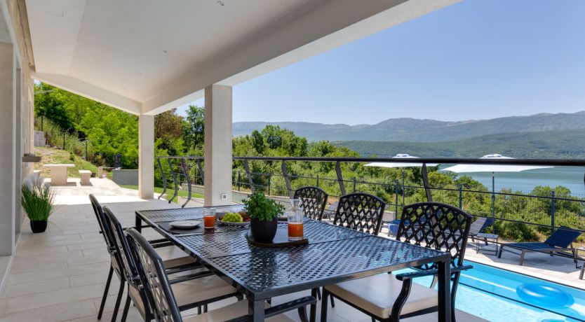 Photo of Escape on lake