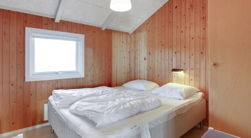 Photo of "Lowe" -  from the sea