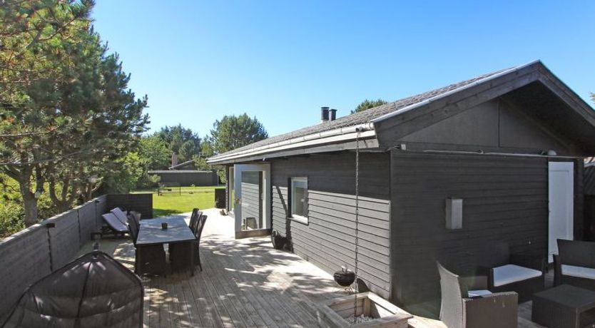 Photo of "Eyer" - 800m from the sea